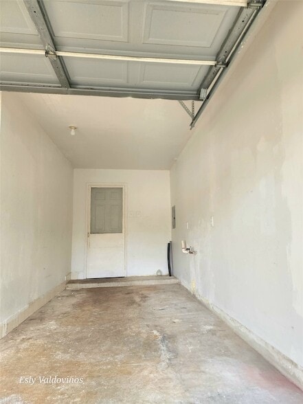 Building Photo - 638 Aldenwick Ln