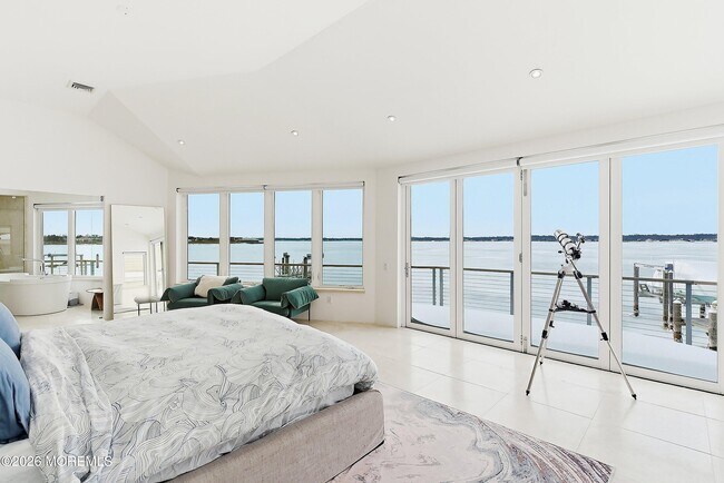 Building Photo - 7 Circle Dr