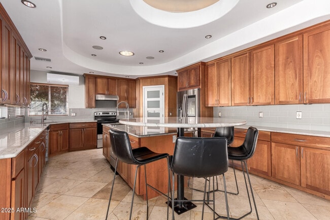 Building Photo - 4430 E Graythorn St