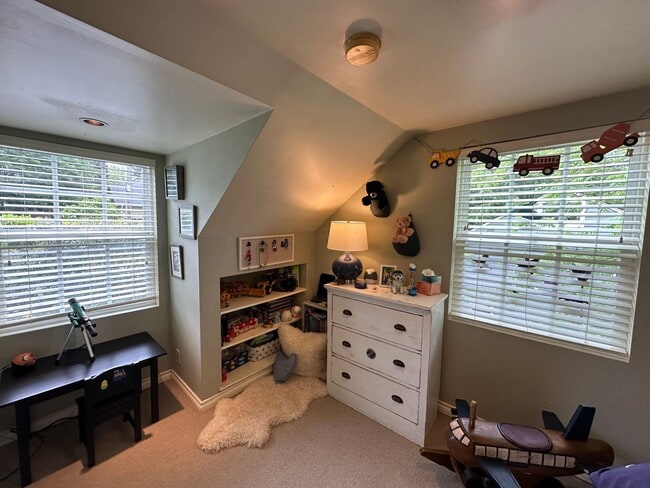 Building Photo - Briercrest ~ North Seattle Home