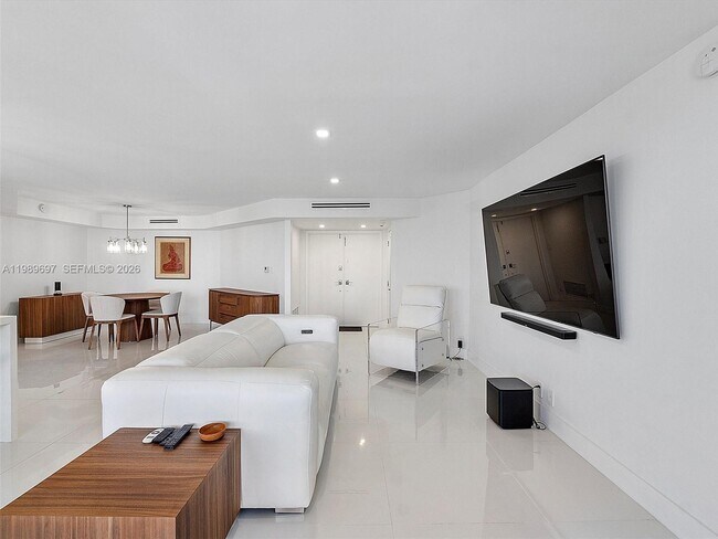 Building Photo - 550 S Ocean Blvd