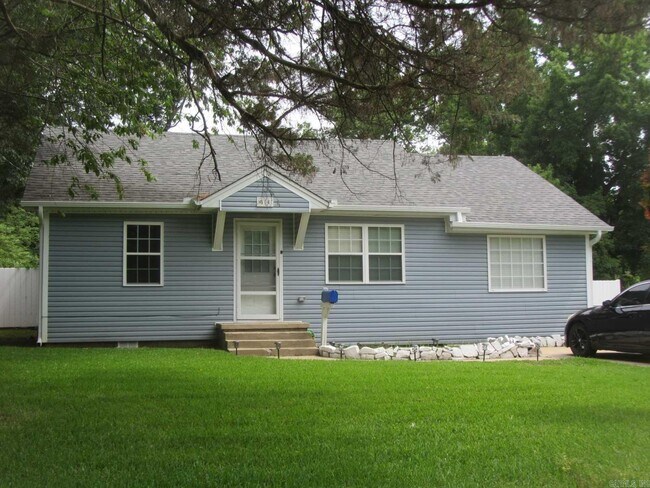 Primary Photo - 804 Harpole St