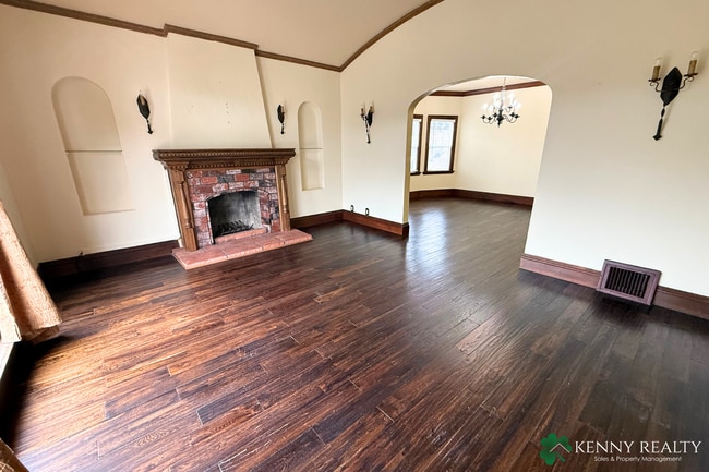 Building Photo - Charming Victorian 3 Bedroom Home in Colma