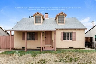 Building Photo - 806 E Amelia Ave