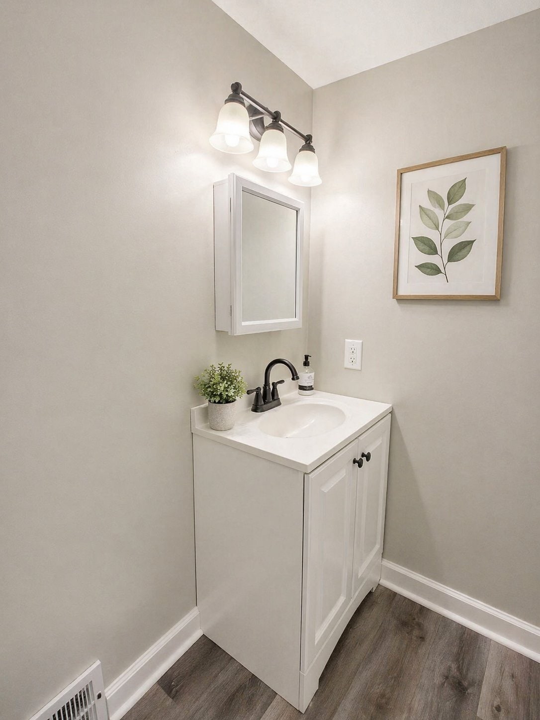 Building Photo - 1411 W North Ave