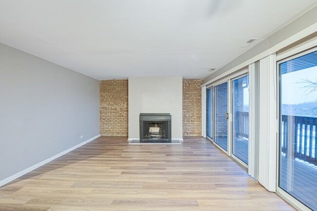 Building Photo - 5801 Oakwood Dr