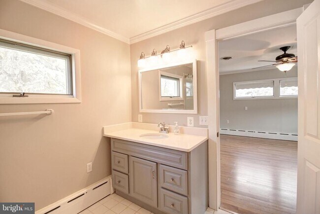 Building Photo - 44 Fulton Ave