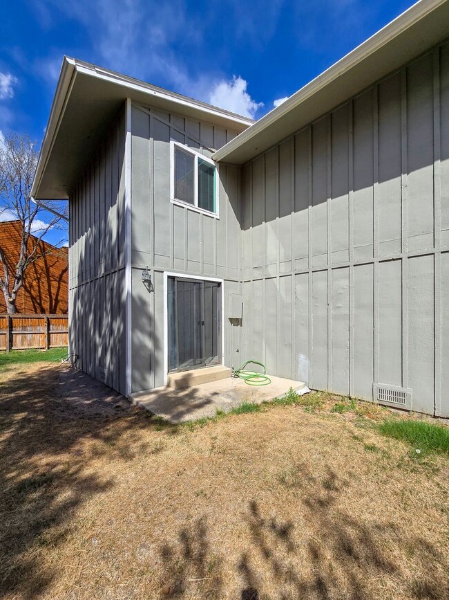 Building Photo - 3515 Hayden Pl