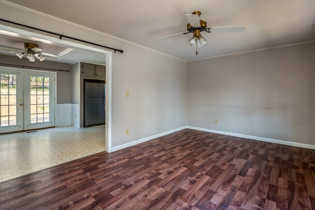 Building Photo - 477 Clement Rd