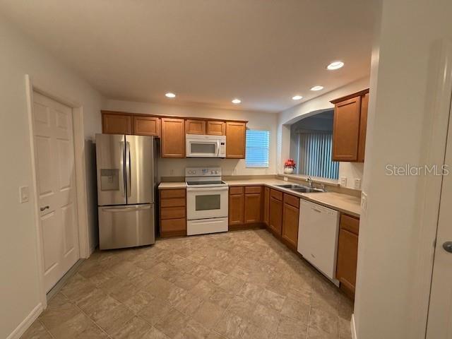 Building Photo - 853 Sapphire Pl