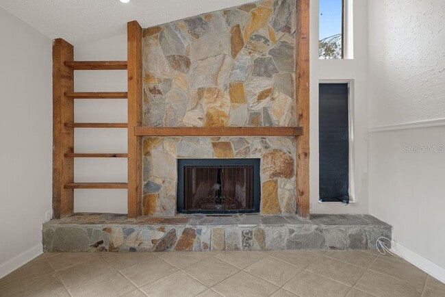 Building Photo - 5524 Gridley Ln