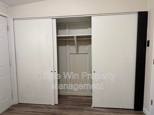 Building Photo - 765 Bobbins Ln