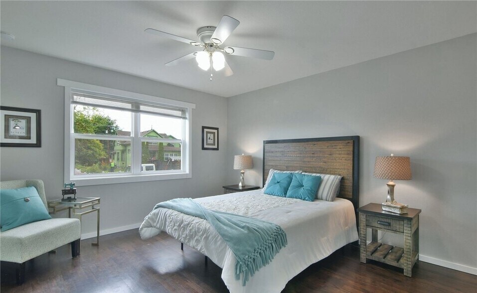 Upstairs Bedroom 2 - 1027 Lombard Ave