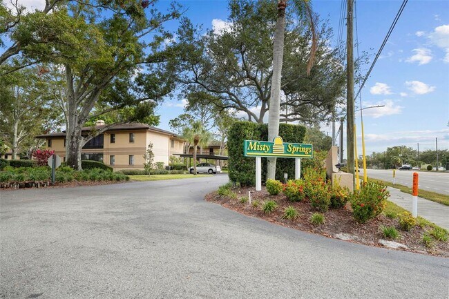 Building Photo - 2693 Sabal Springs Cir