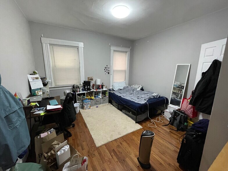 Building Photo - 105 Bloomfield St