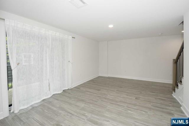 Building Photo - 555 Edgewater Ave