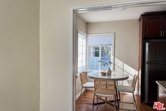 Building Photo - 149 S Gramercy Pl