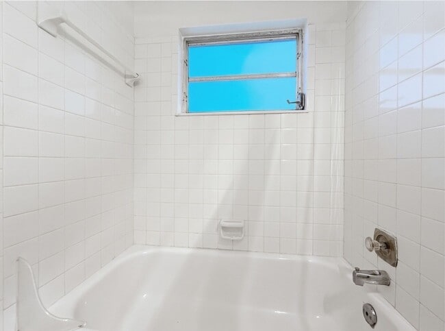 Building Photo - 3/2 Home in College Park