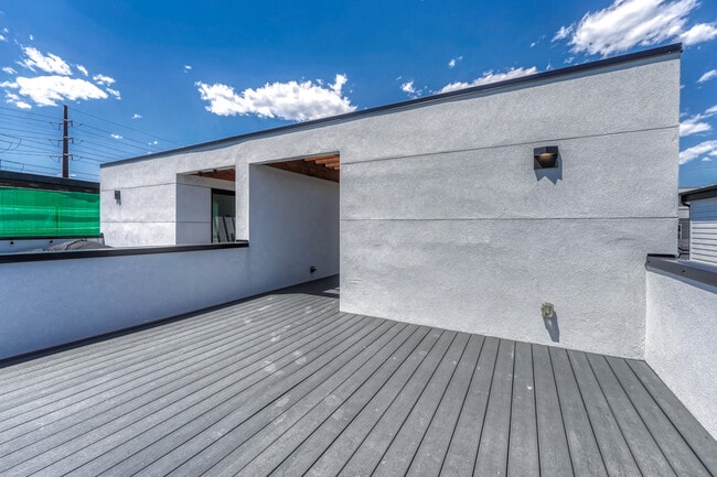 Building Photo - 1231 Newton St