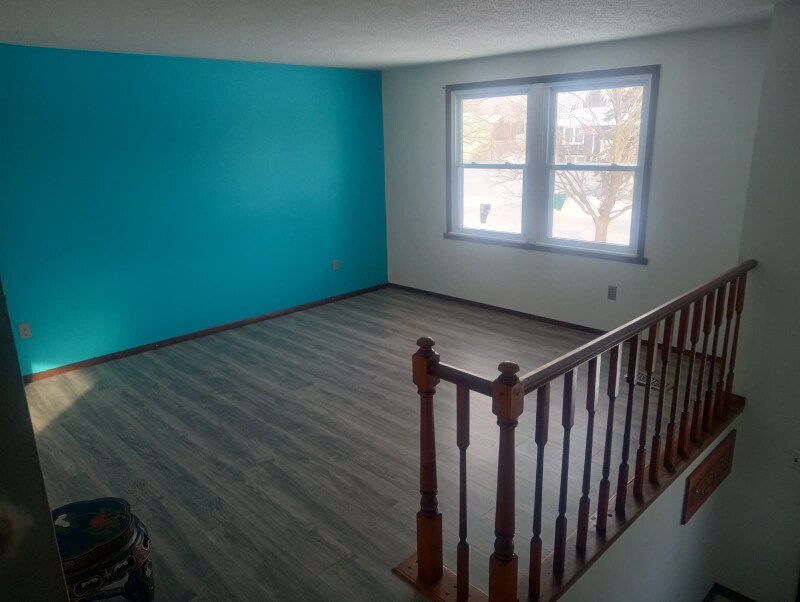 Building Photo - 6614 Royal Pkwy S