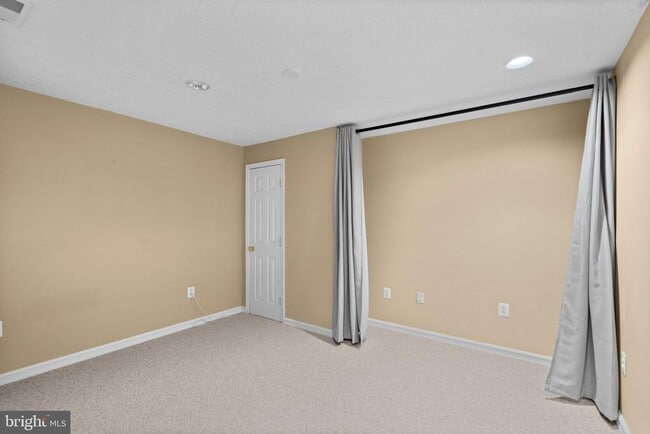 Building Photo - 103 Leeds Creek Cir