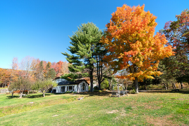 Building Photo - 38 Strawberry Ridge Rd