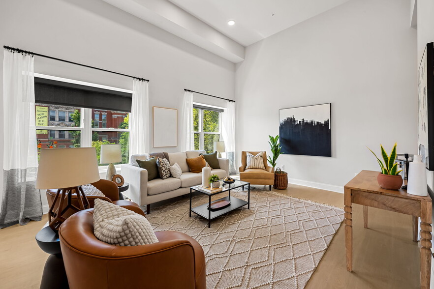 Building Photo - The Xander