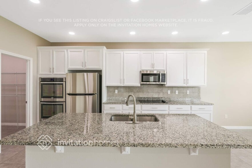 Building Photo - 10538 Medford Lakes Dr