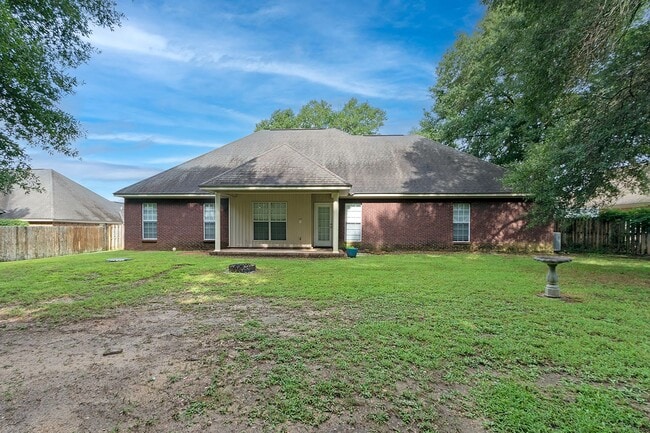 Building Photo - Home for Rent in Magnolia Estates