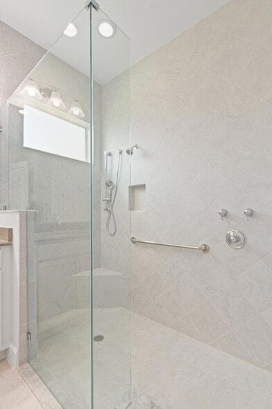 Building Photo - 5579 Liberty Ln