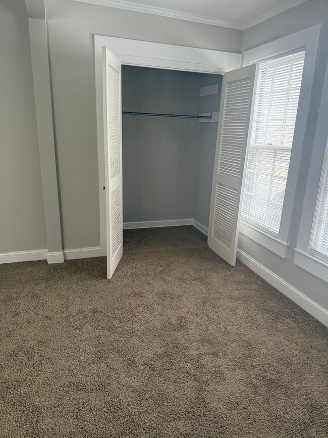 Building Photo - Adorable 1 Bedroom in Dunleath Historic District