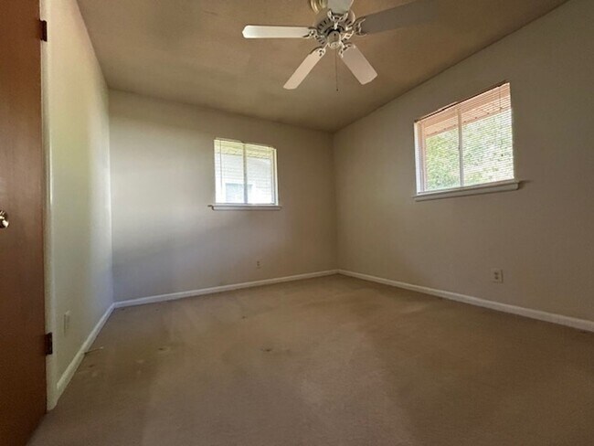 Building Photo - 5205 Nelbrook Dr