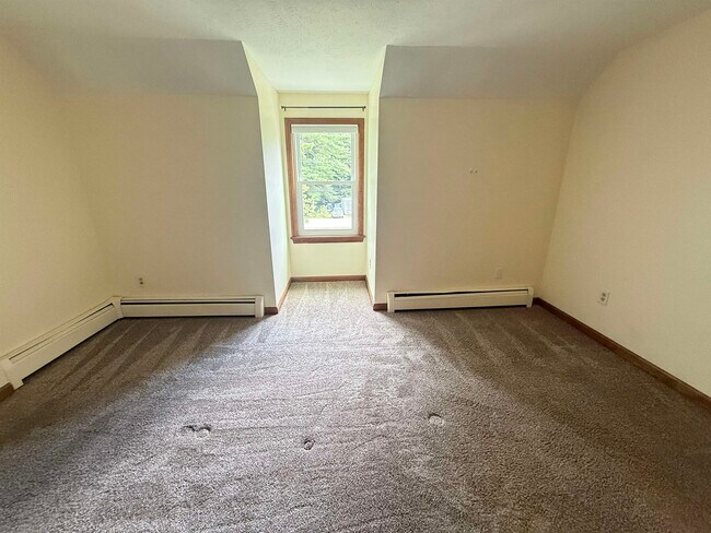 Building Photo - 158 Tina Dr
