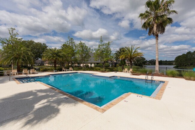 Building Photo - Spacious 4BR Retreat w/ Fenced Yard + Resort Amenities