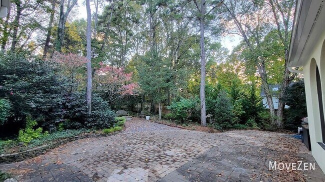 Building Photo - 5630 Colony Crossing Dr