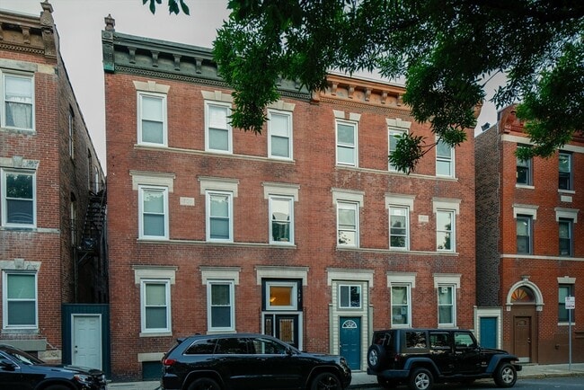Building Photo - 127 Cottage St