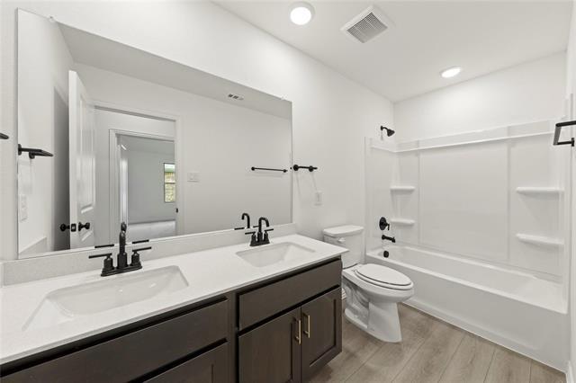 Building Photo - 744 Waterhouse Lk Dr