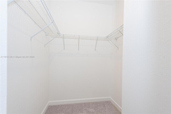 Building Photo - 2636 SE 8th Ct