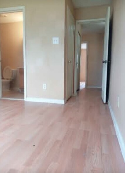 Building Photo - 6068 Beechcraft St