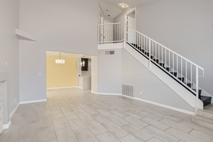 OPEN STAIRCASE - 7609 Almeria Ave