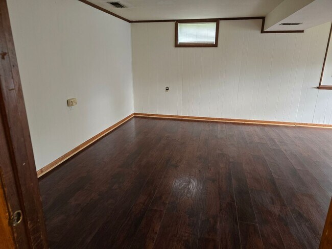 Building Photo - 2505 Andy Dr
