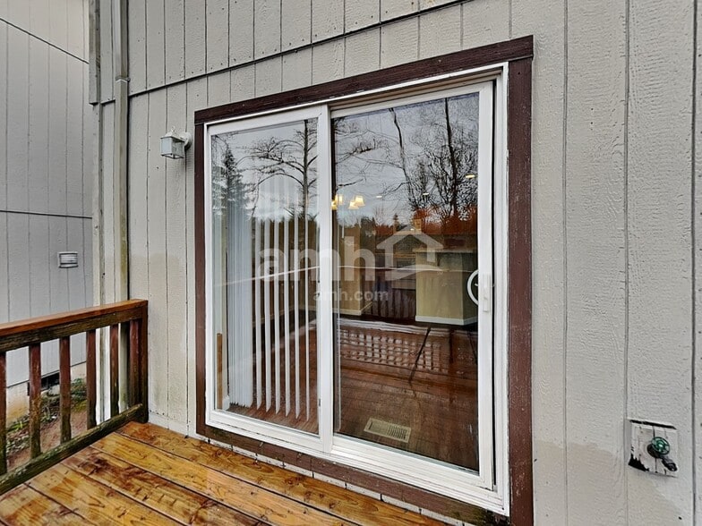 Building Photo - 37828 Hamilton Ridge Dr