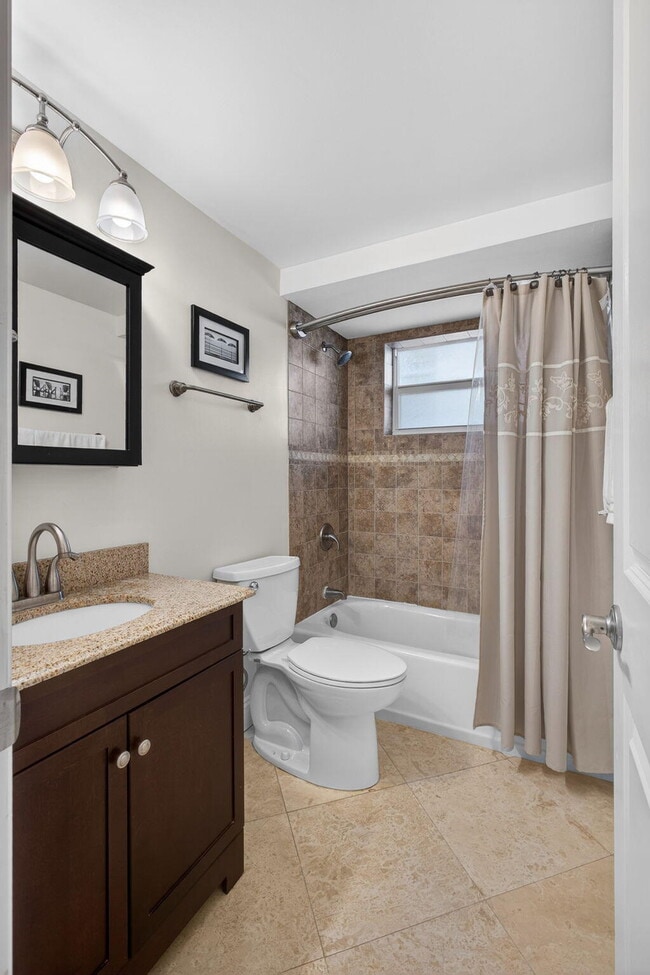 Building Photo - 3640 N Ocean Dr