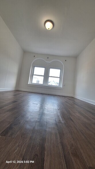 Building Photo - 925 1/2 Liberty St