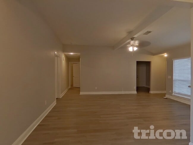 Building Photo - 523 Red Coat Ln