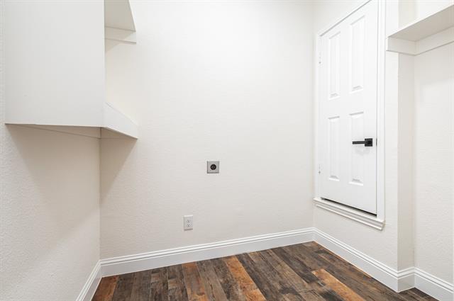 Building Photo - 4610 Clay Dr