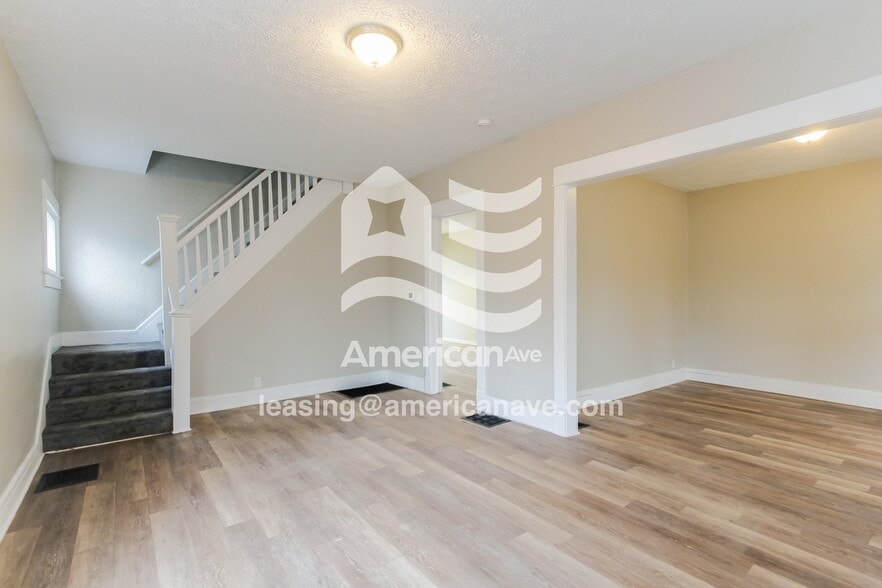 Building Photo - 5928 E University Ave