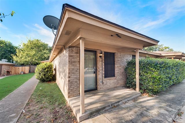 Building Photo - 619 Race St