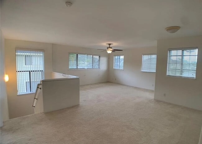 Building Photo - Mililani Mauka  - 3 bedroom, 2.5 bathroom,...