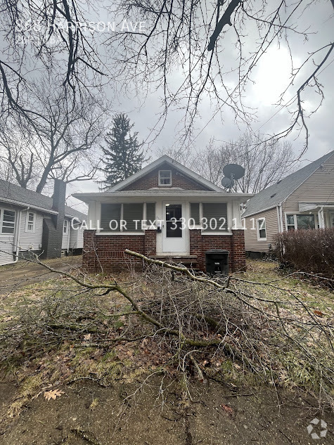 Building Photo - Two bedroom one bathroom home for rent